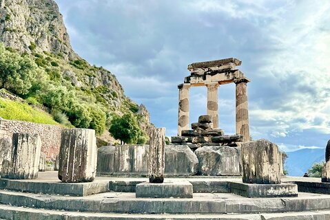 Mystical Delphi & Hosios Loukas Byzantine Wonder Luxury Day Tour 