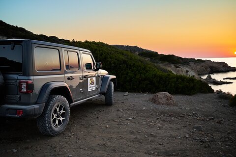 Milos Jeep Sunset Adventure: Off-Road & Hidden Hilltop Gems
