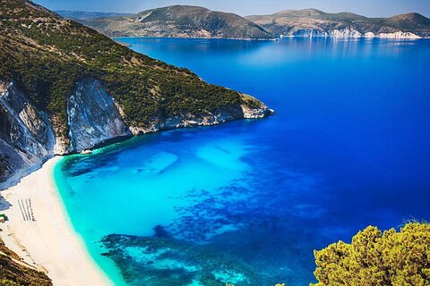 Half Day Melissani Lake and Drogarati Cave Tour with Myrtos Swim