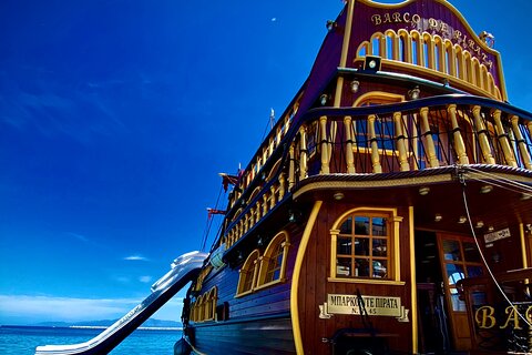 Barco De Pirata Cruise at 3 Islands in Greece 