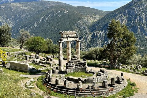 Mystic Delphi Private Tour with Licensed Guide and Tickets